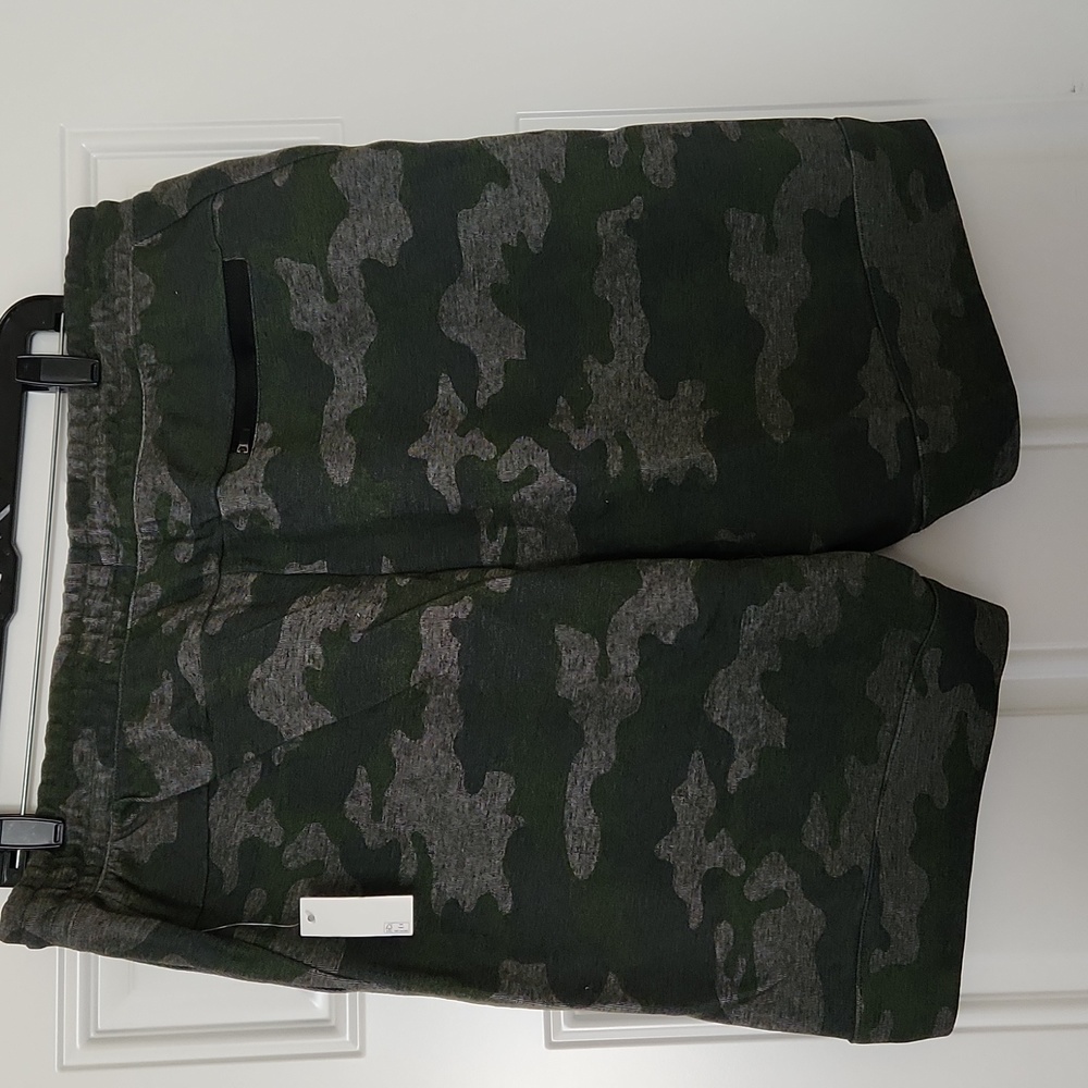 Amazon Essentials Fleece Active Shorts - Picture 10 of 15